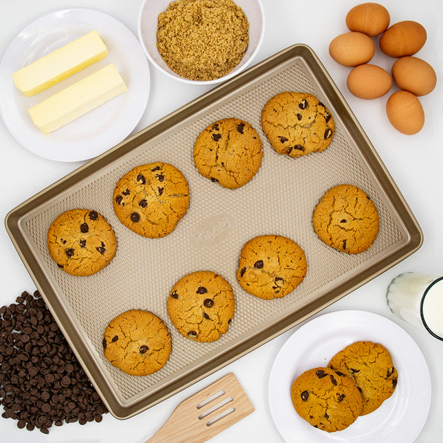 GLAD Premium Gold Cookie Sheet - Large 17.5in x 11.8in x 1in.