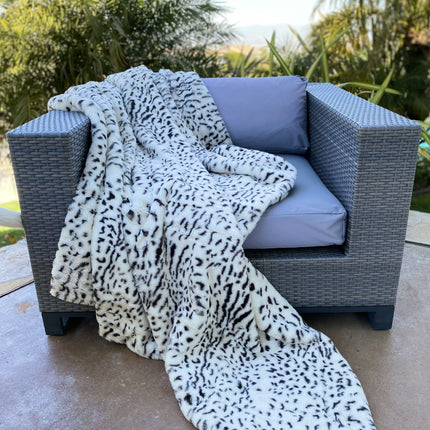 LunaLight White Leopard Blanket